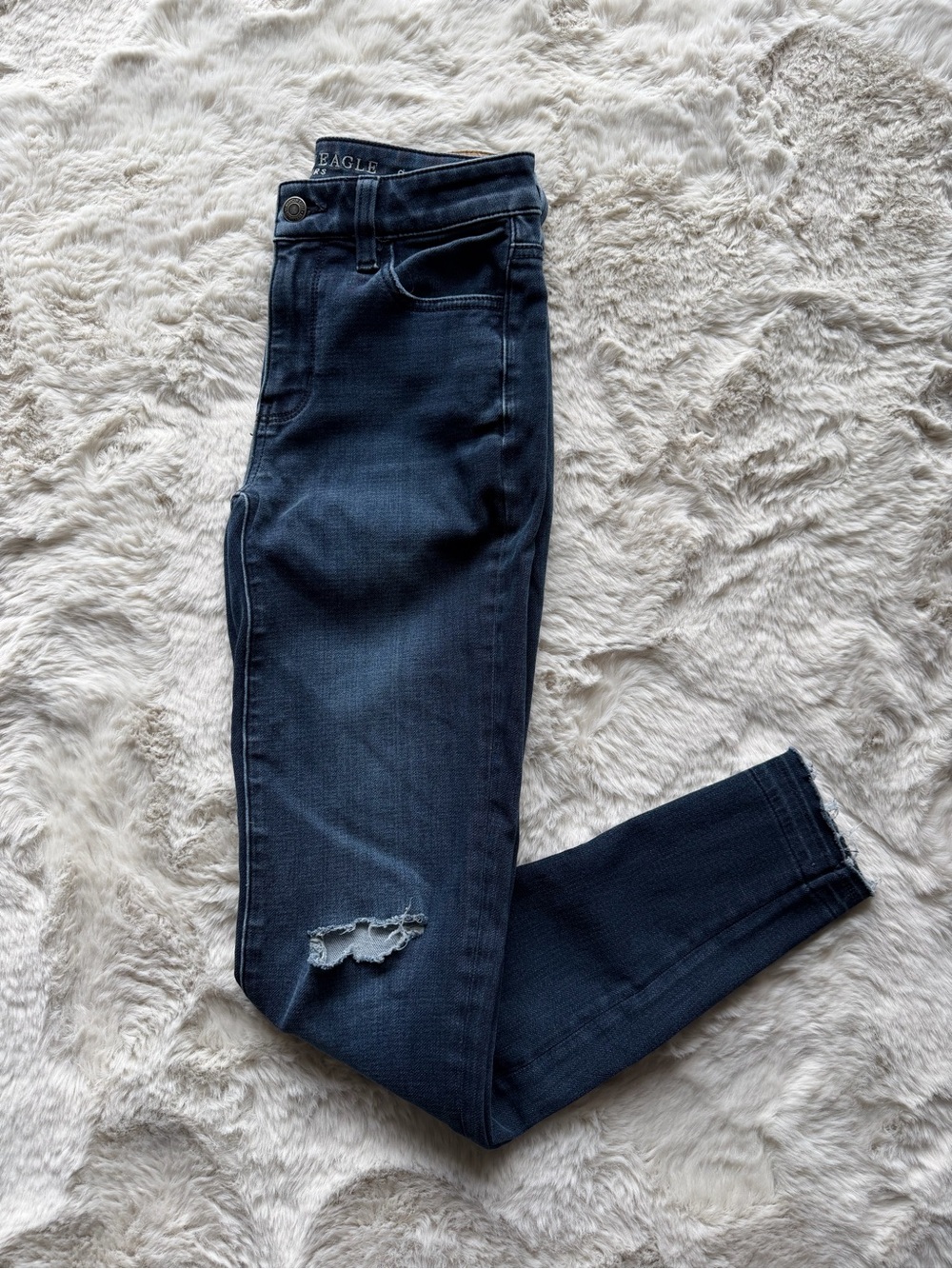 American Eagle Outfitters Dark Blue Skinny Jeans with Knee Distress